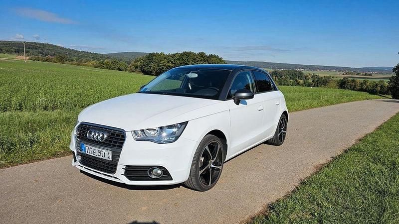 Weiß Gebraucht 2014 Audi A1 Sportback Ambition Kleinwagen | 9.800 € (Fairer Preis) - Bild 1/4