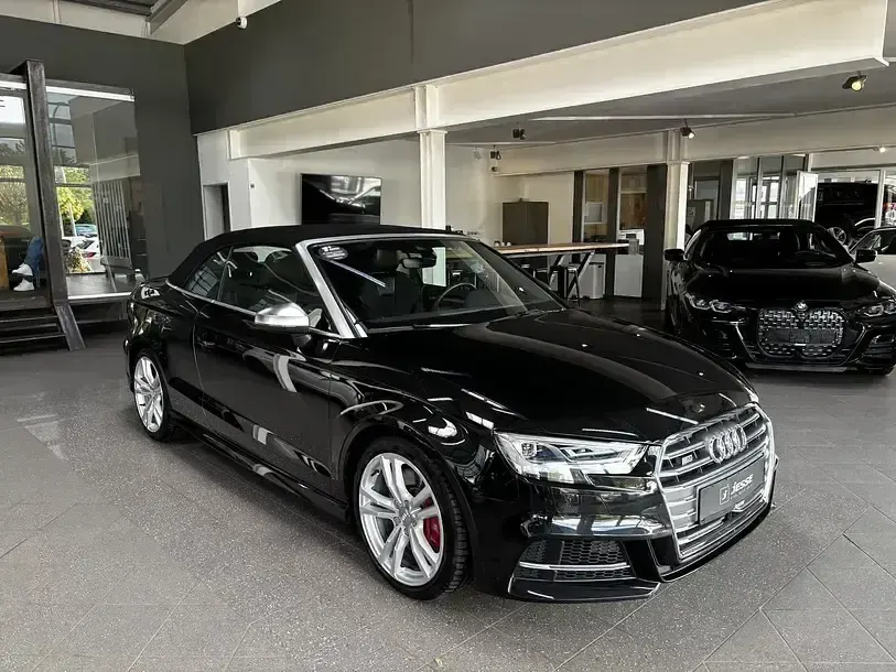 Gebraucht Audi S3 Cabriolet Sport 301 PS (221 kW) 2019 Mythosschwarz metallic (metallic) Cabrio