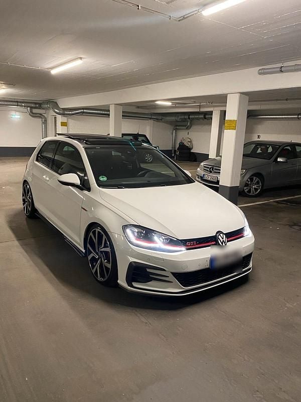 Weiß Gebraucht 2018 VW Golf GTI Coupé | 23.600 € (Etwas zu teuer) - Bild 1/4
