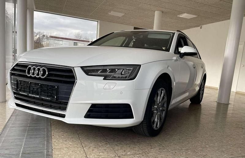 Gebraucht Audi A4 Basis 218 PS (160 kW) 2016 Ibisweiß Kombi