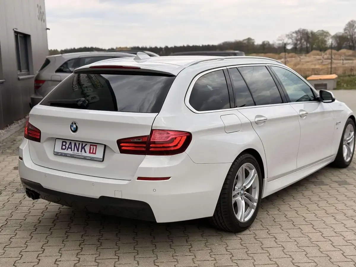 Gebraucht BMW 530 Comfort Edition 258 PS (189 kW) 2015 Alpinweiss Kombi