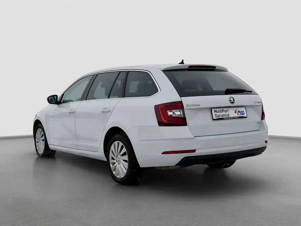 Gebraucht Skoda Octavia LAURIN & KLEMENT 184 PS (135 kW) 2019 Weiß Kombi