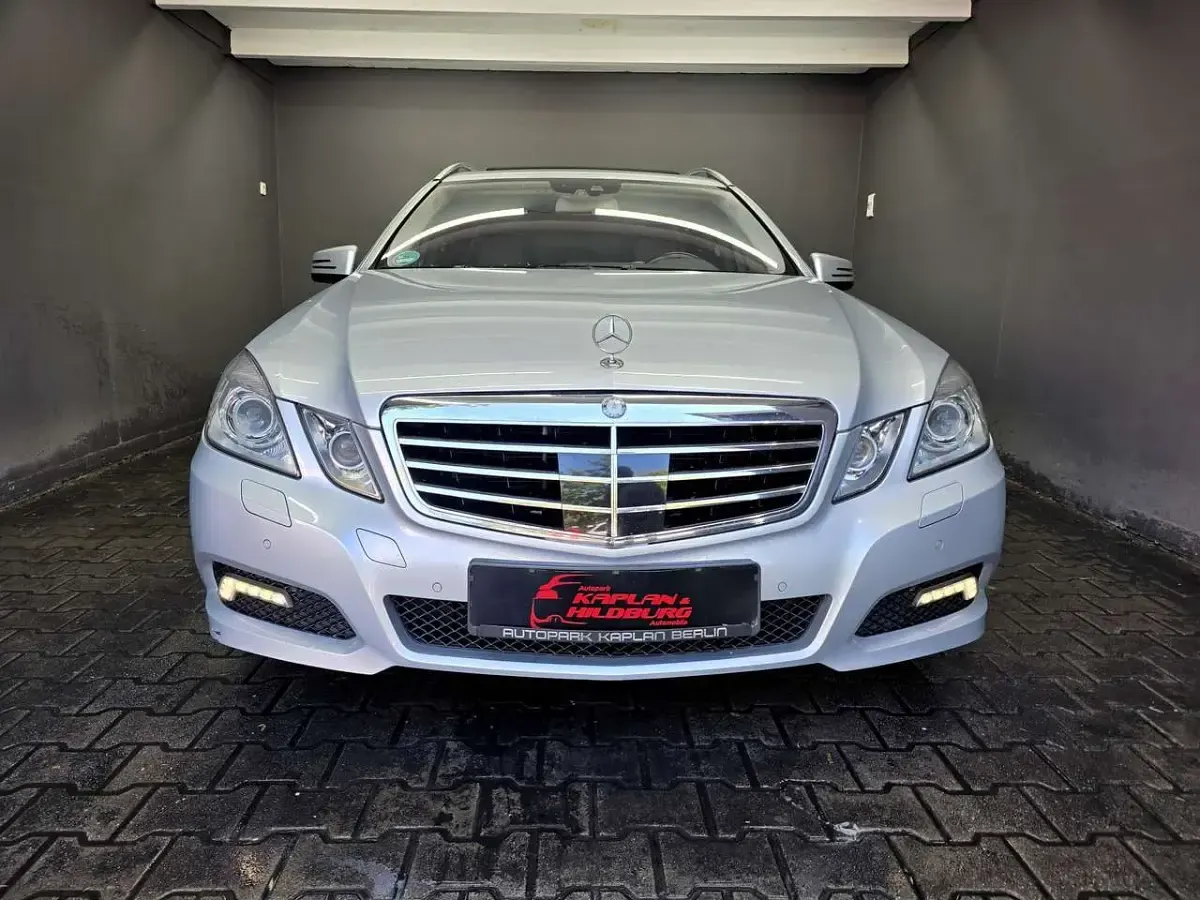 Gebraucht Mercedes E250 204 PS (150 kW) 2010 Silber Kombi