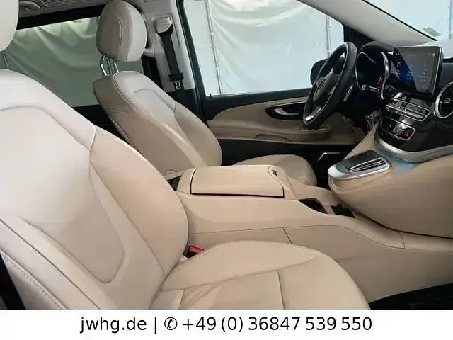 Gebraucht Mercedes V300 Avantgarde 237 PS (174 kW) 2021 Schwarz Van / Kleinbus