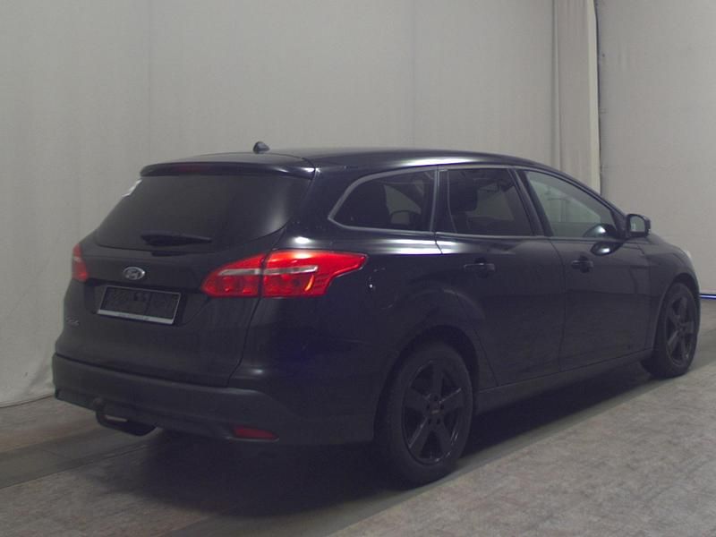 Gebraucht Ford Focus Trend 105 PS (77 kW) 2018 Schwarz Kombi