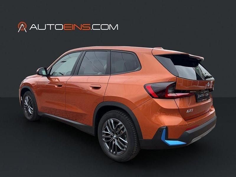 Gebraucht BMW iX1 Comfort Edition 230 kW (313 PS) 2023 Orange SUV