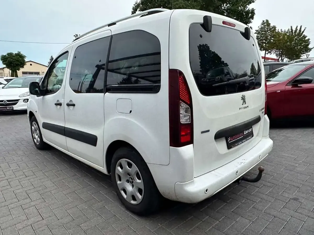 Gebraucht Peugeot Partner Active 99 PS (72 kW) 2016 Lack weiss banquise/deckende l Van / Kleinbus