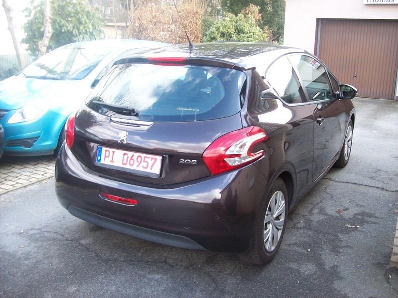 Gebraucht Peugeot 208 82 PS (60 kW) 2012 Schwarz Kleinwagen