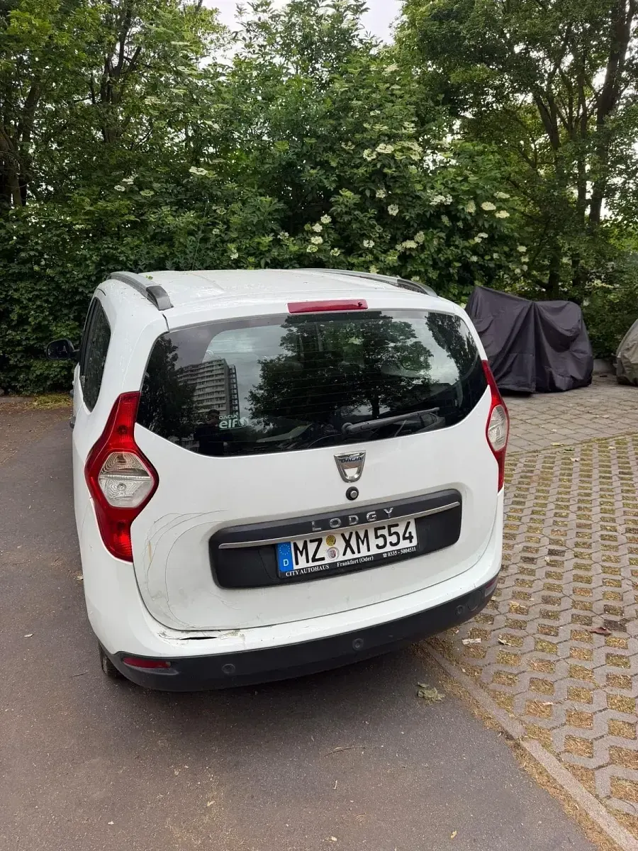 Gebraucht Dacia Lodgy 116 PS (85 kW) 2019 Weiß Van / Kleinbus