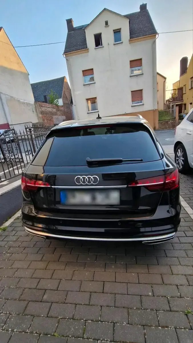 Gebraucht Audi A4 Comfort 136 PS (100 kW) 2020 Schwarz Kombi