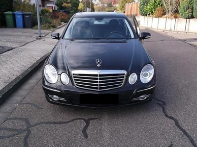 Gebraucht Mercedes E280 Avantgarde 190 PS (139 kW) 2007 Schwarz Limousine
