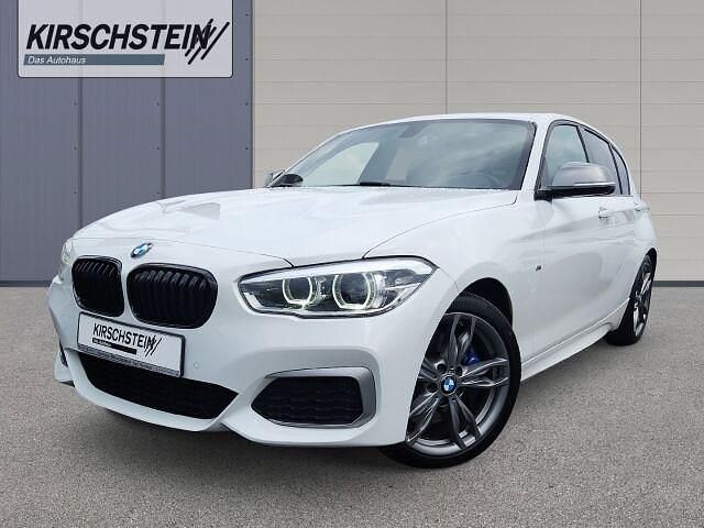 Weiss Gebraucht 2016 BMW M140 M Sport Limousine | 27.990 € (Fairer Preis) - Bild 1/4