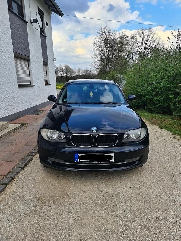 Gebraucht BMW 118 140 PS (102 kW) 2007 Schwarz Kleinwagen