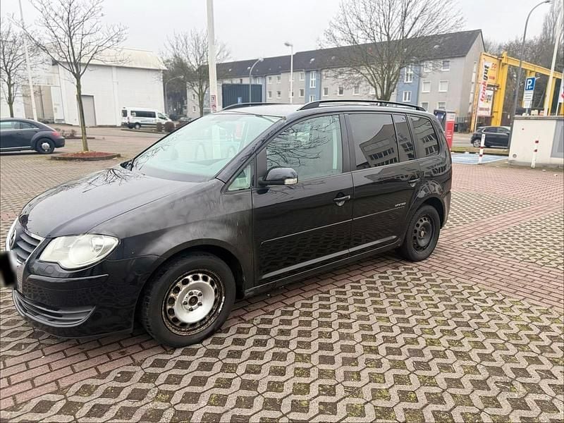 Gebraucht VW Touran 105 PS (77 kW) 2009 Schwarz Van / Kleinbus