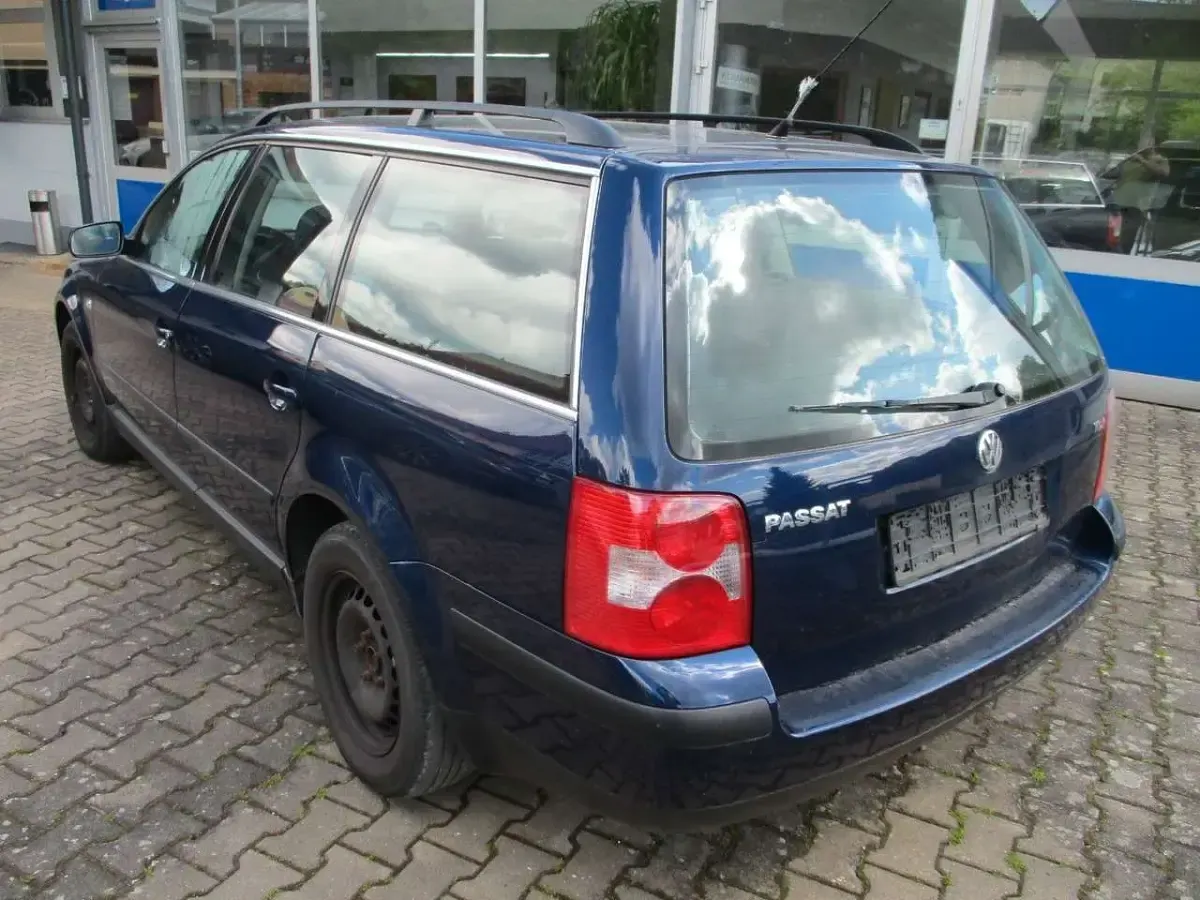 Second-hand VW Passat Trendline 101 CP (74 kW) 2002 Albastru Break