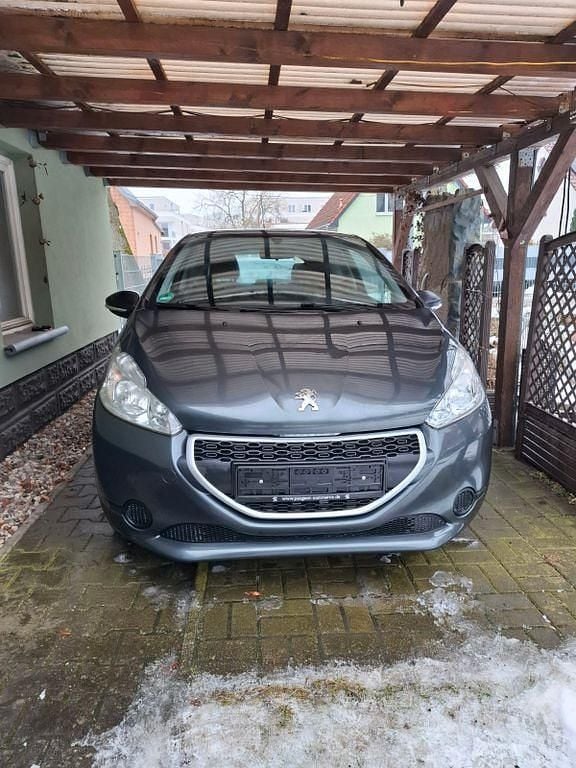 Gebraucht Peugeot 208 Active 68 PS (50 kW) 2013 Grau Kleinwagen