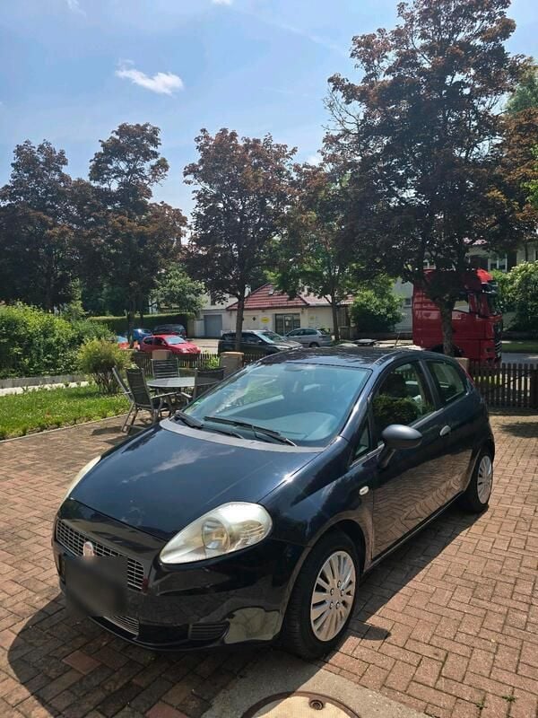 Blau Gebraucht 2009 Fiat Grande Punto Kleinwagen | 1.599 € (Guter Preis) - Bild 1/4