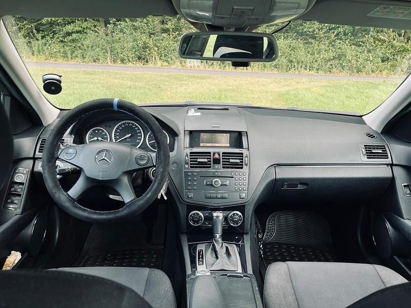 Andere farben Gebraucht 2007 Mercedes C180 Limousine | 6.899 € (Fairer Preis) - Bild 1/4