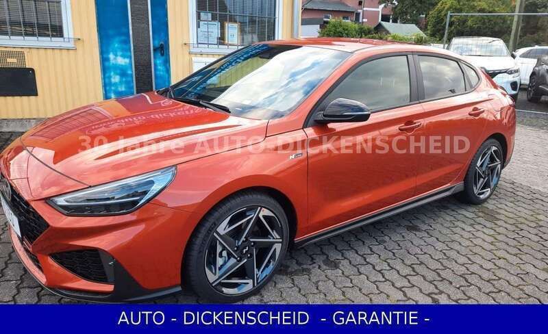 Jupiter orange Neu 2025 Hyundai i30 N Line Limousine | 27.965 € (Fairer Preis) - Bild 1/4