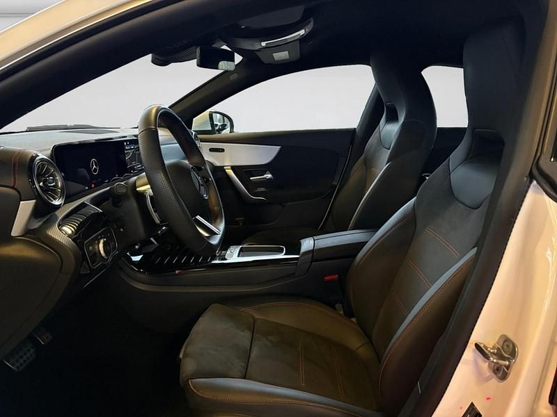 Gebraucht Mercedes CLA200 AMG 120 PS (88 kW) 2025 Unilack polarweiß Limousine