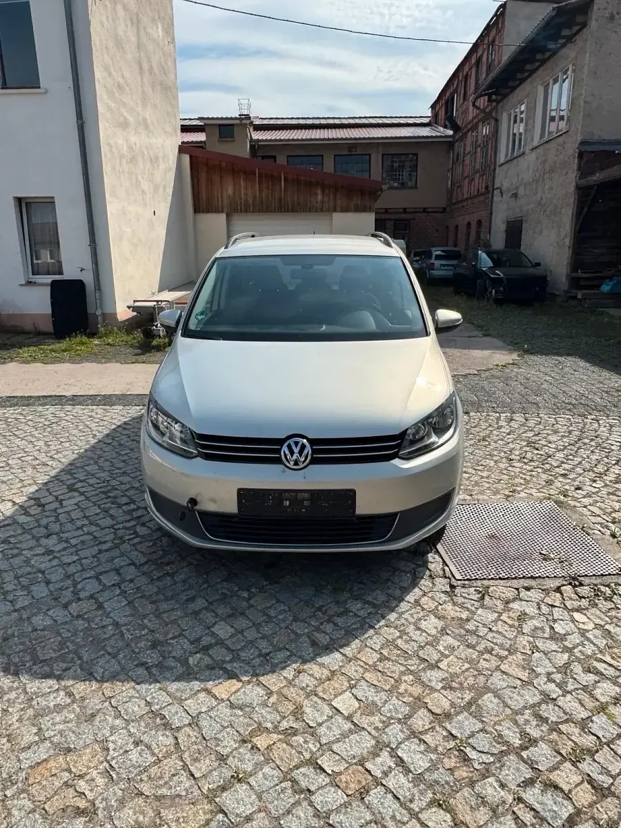 Gebraucht VW Touran 105 PS (77 kW) 2011 Grau Van / Kleinbus