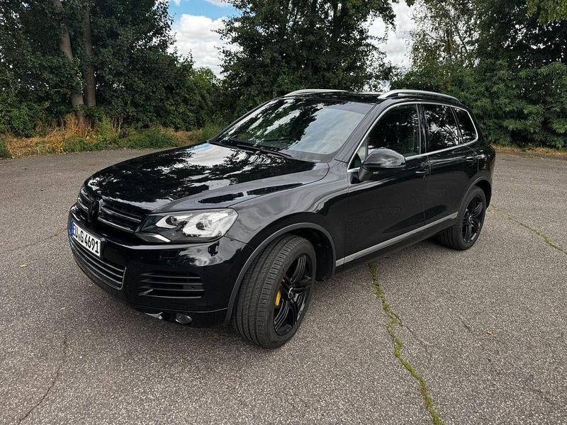 Schwarz Gebraucht 2014 VW Touareg Terrain Tech SUV | 16.800 € (Fairer Preis) - Bild 1/4