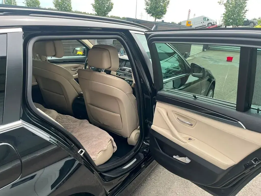 Gebraucht BMW 525 218 PS (160 kW) 2011 Schwarz Kombi