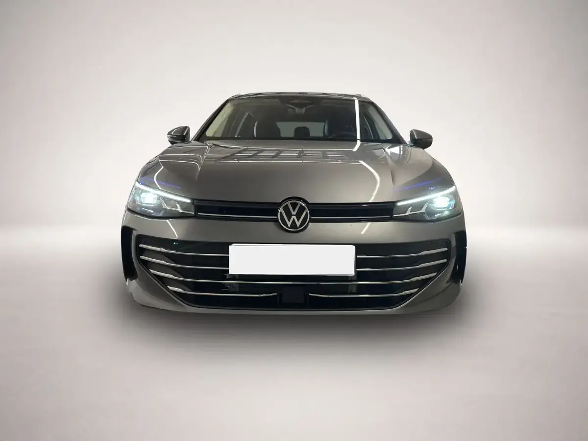 Gebraucht VW Passat Business 150 PS (110 kW) 2025 Grau Kombi