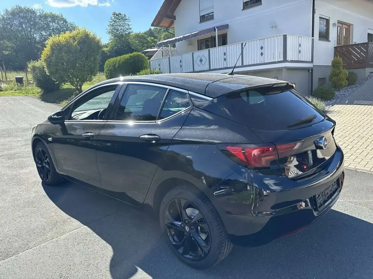 Gebraucht Opel Astra 125 PS (91 kW) 2019 Schwarz Limousine