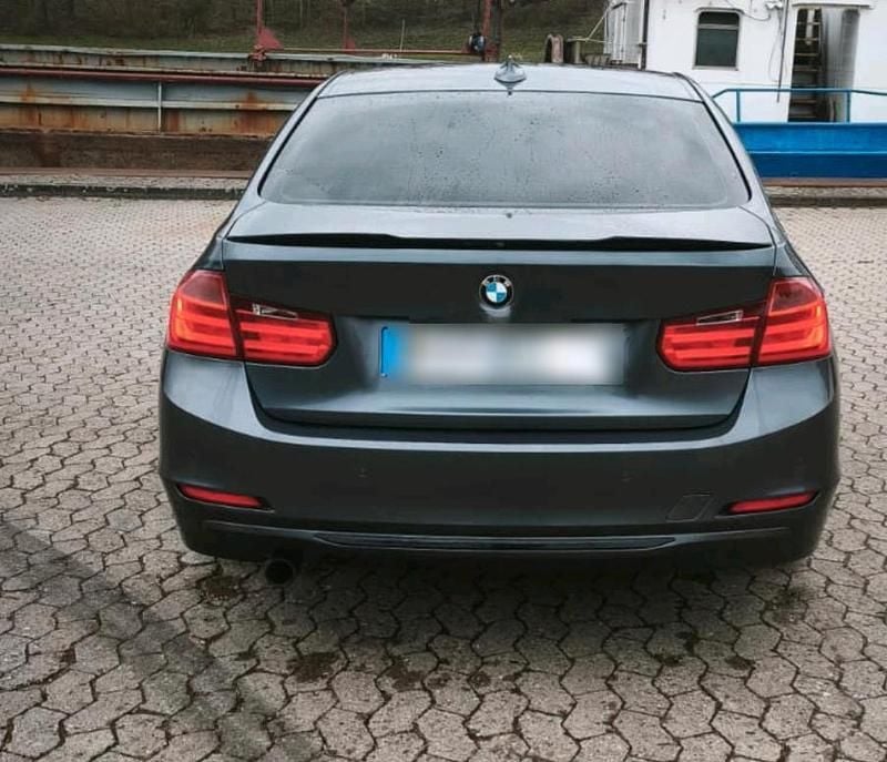 Gebraucht BMW 316 136 PS (100 kW) 2013 Grau Limousine