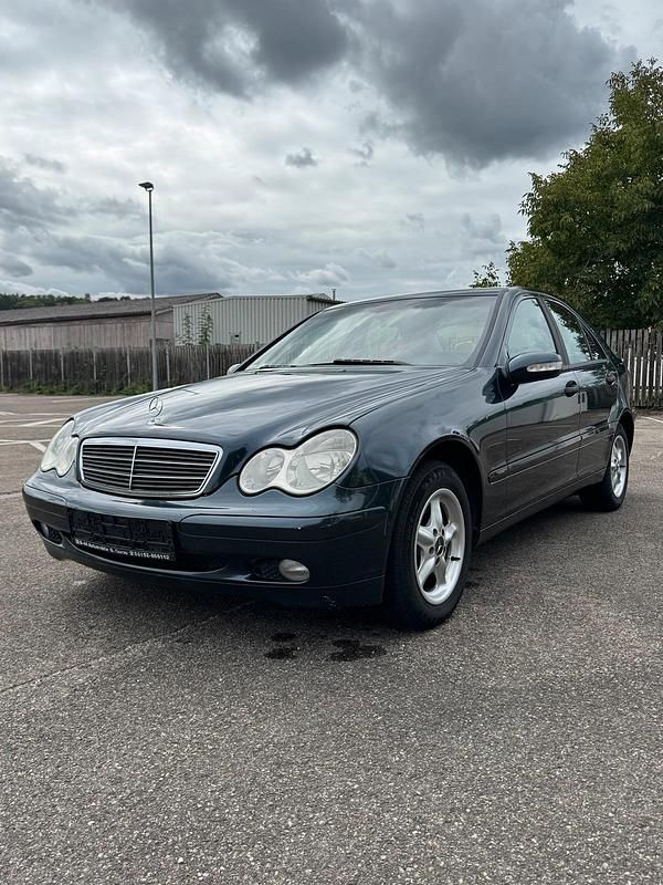 Schwarz Gebraucht 2003 Mercedes C220 Limousine | 2.999 € - Bild 1/4