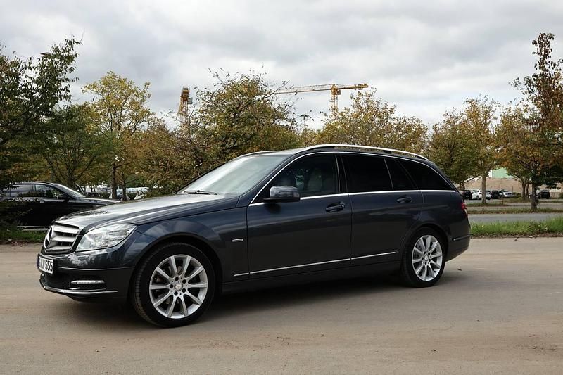 Gebraucht Mercedes C250 204 PS (150 kW) 2010 Grau Kombi