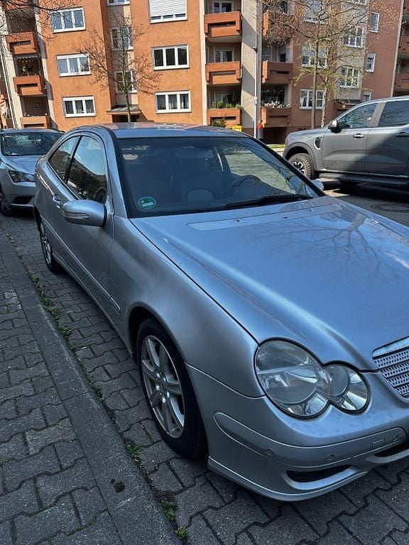 Gebraucht Mercedes CL200 163 PS (119 kW) 2007 Silber Coupé
