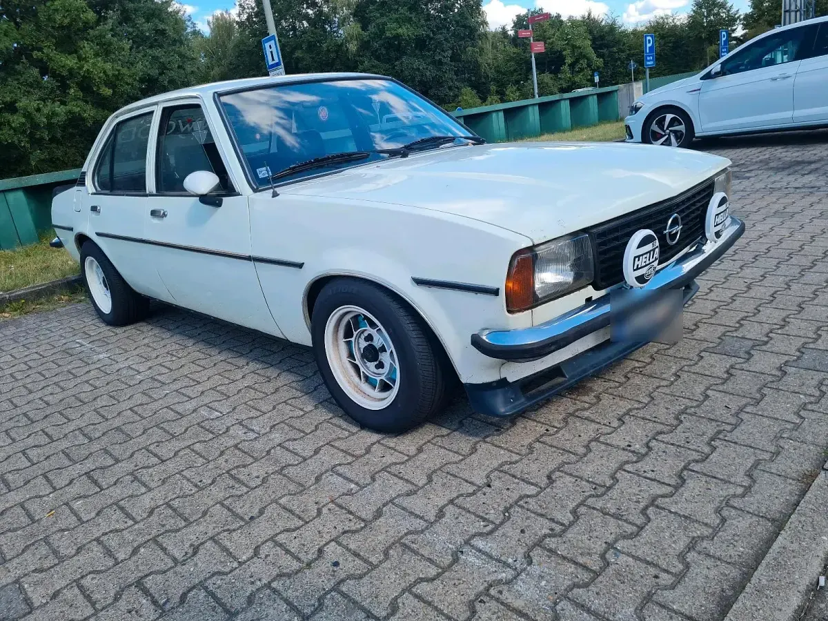 Gebraucht Opel Ascona 60 PS (44 kW) 1980 Weiß Limousine