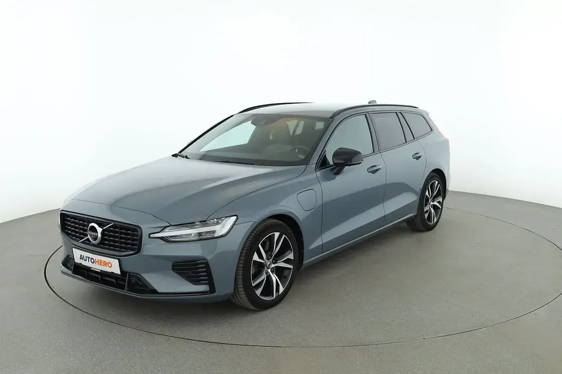 Gebraucht Volvo V60 R-Design 88 PS (64 kW) 2021 Kombi