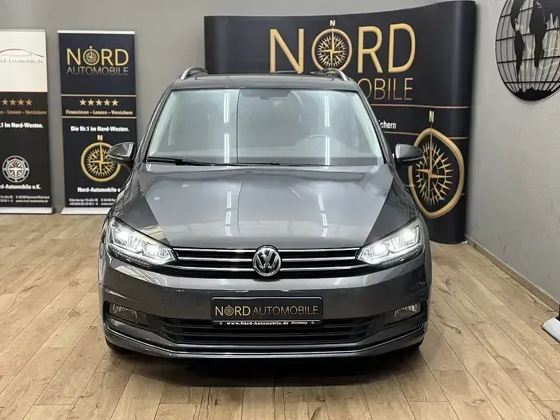 Gebraucht VW Touran Highline 150 PS (110 kW) 2019 Grau Van / Kleinbus