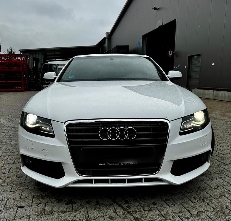 Weiß Gebraucht 2010 Audi A4 S-Line Limousine | 7.000 € (Teuer) - Bild 1/4