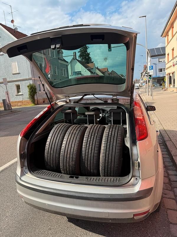 Second-hand Ford Focus 125 CP (91 kW) 2008 Argintiu Hatchback