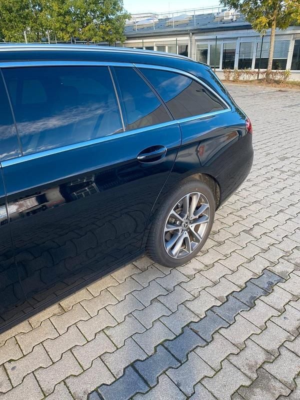Second-hand Mercedes E300 320 CP (235 kW) 2020 Negru Break