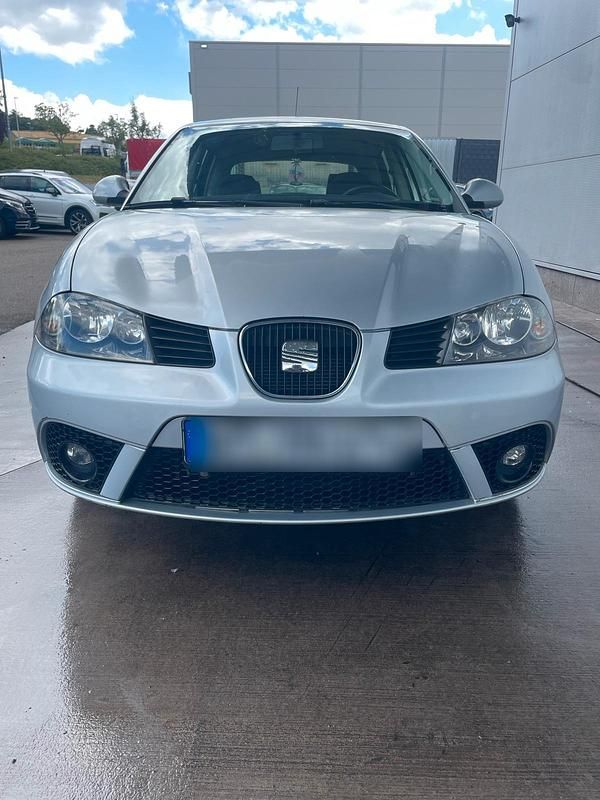 Silber Gebraucht 2005 Seat Ibiza Limousine | 700 € - Bild 1/4
