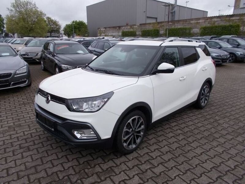 Weiß Gebraucht 2016 Ssangyong XLV Quartz SUV | 12.500 € - Bild 1/4