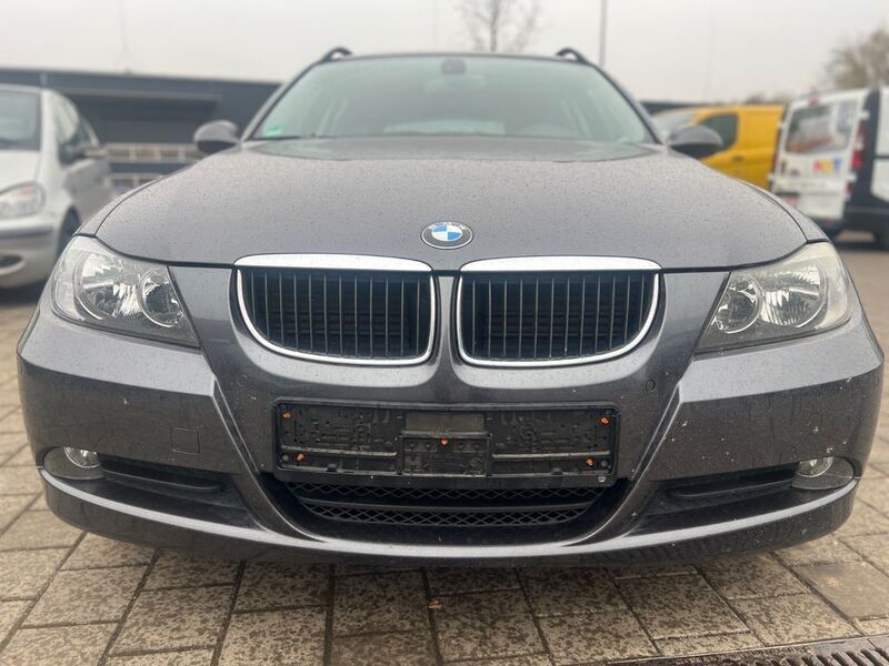 Braun Gebraucht 2008 BMW 320 Comfort Edition Kombi | 3.950 € (Guter Preis) - Bild 1/4