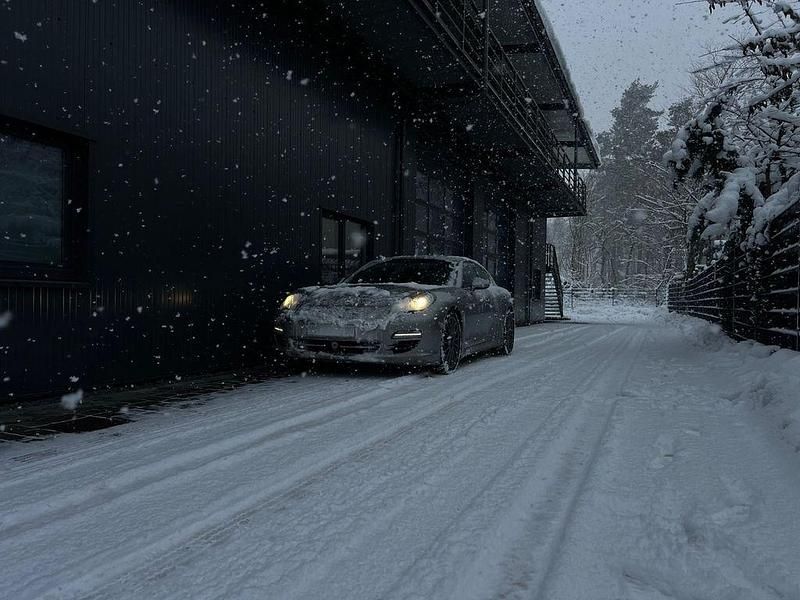 Gebraucht Porsche Panamera 250 PS (183 kW) 2012 Silber Kleinwagen