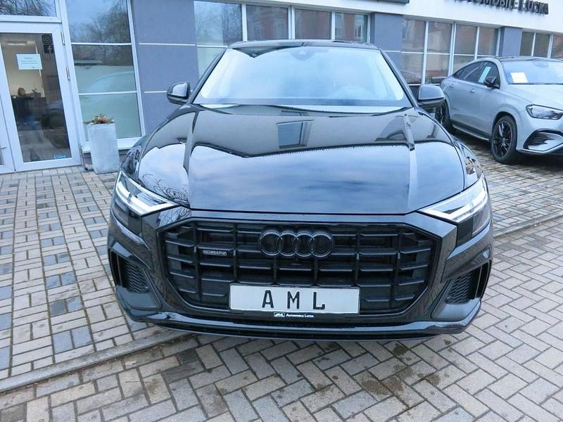 Gebraucht Audi Q8 S-Line 231 PS (169 kW) 2022 Mythosschwarz metallic SUV