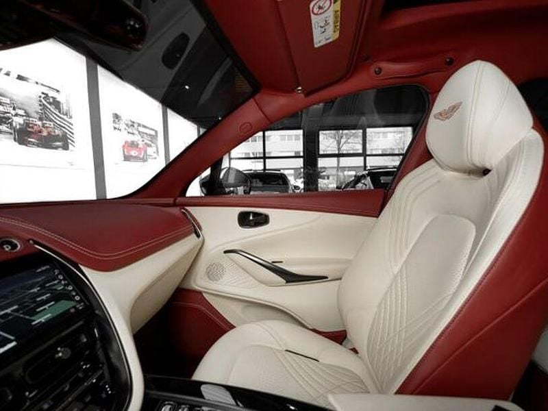 Gebraucht Aston Martin DBX 551 PS (405 kW) 2021 Lunar white SUV