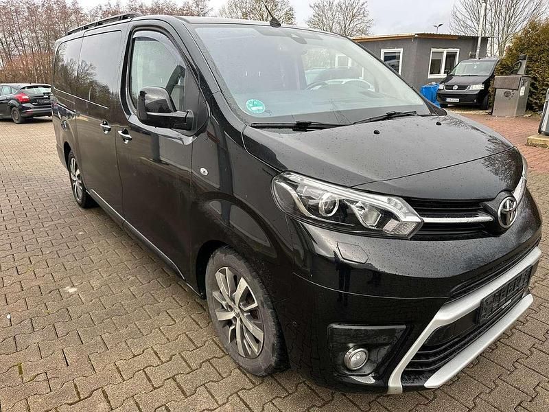 Gebraucht Toyota Proace Executive 177 PS (130 kW) 2018 Schwarz Van / Kleinbus