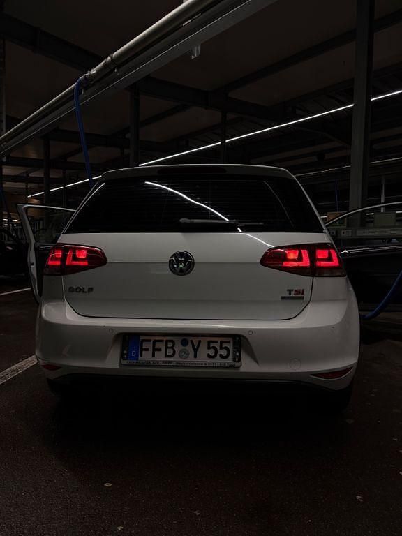 Gebraucht VW Golf VII Highline 140 PS (102 kW) 2013 Weiß Limousine