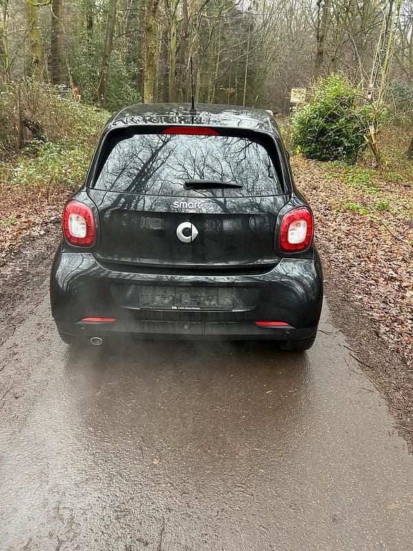 Gebraucht Smart ForFour 90 PS (66 kW) 2018 Schwarz Kleinwagen