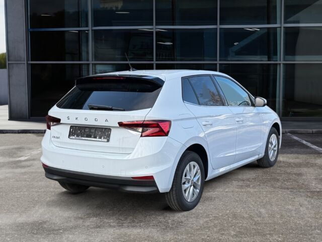 Gebraucht Skoda Fabia Selection 95 PS (69 kW) 2024 Moonweiss metallic Kleinwagen