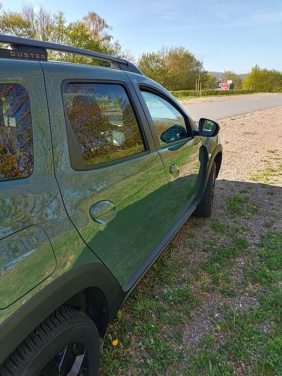 Używany Dacia Duster Extreme 150 KM (110 kW) 2024 Zielony SUV